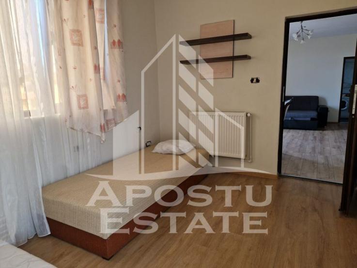 Apartament cu 3 camere ,80 mpu semidecomandat ,Parneava Pet Friendly