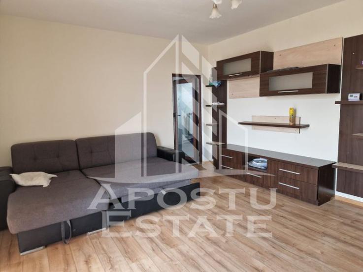 Apartament cu 3 camere ,80 mpu semidecomandat ,Parneava Pet Friendly