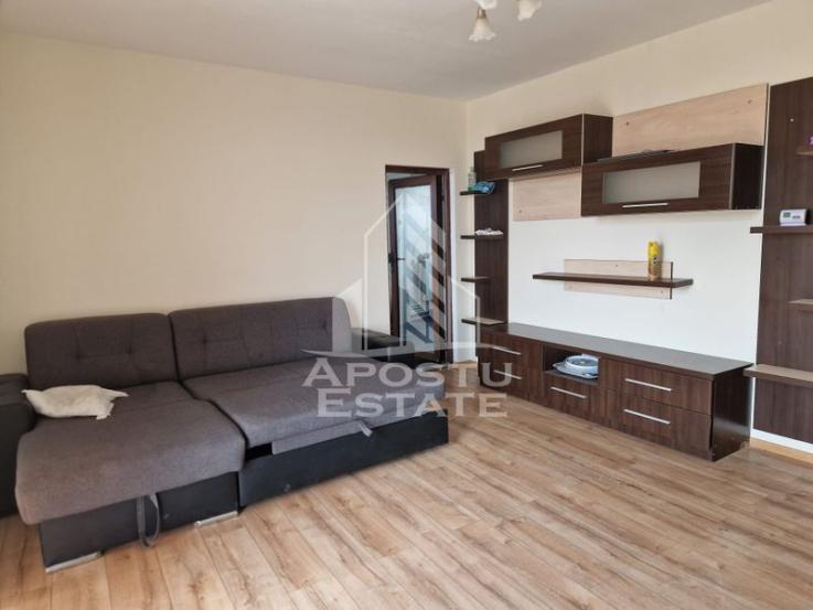 Apartament cu 3 camere ,80 mpu semidecomandat ,Parneava Pet Friendly