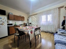 Apartament cu 3 camere, open-space, centrala proprie, zona Lipovei