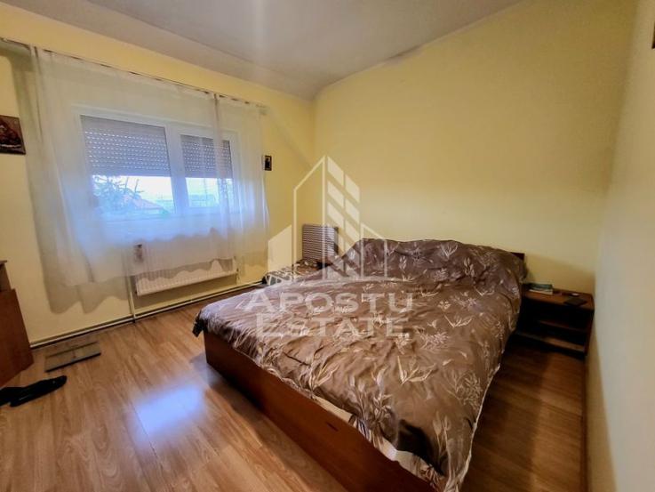 Apartament cu 3 camere, open-space, centrala proprie, zona Lipovei