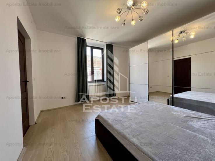 Apartament 2 camere renovat, 2 boxe si loc de parcare