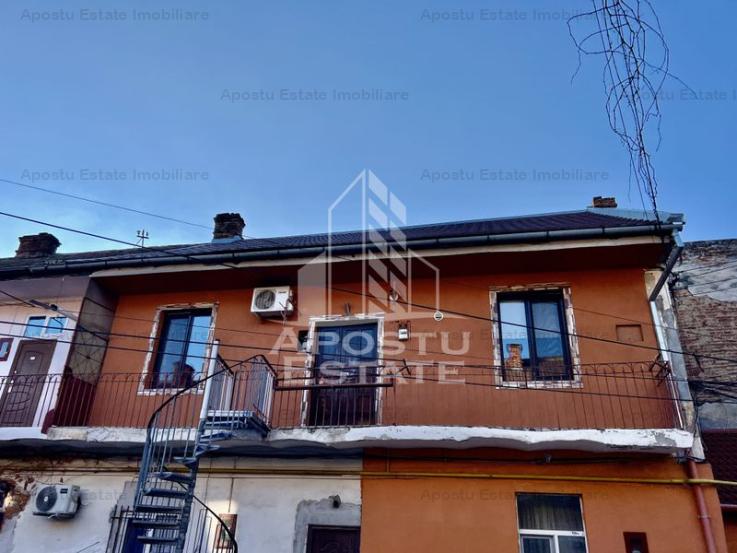 Apartament 2 camere renovat, 2 boxe si loc de parcare