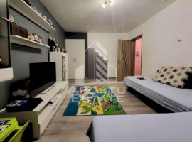 Apartament cu 3 camere, decomandat,  cu scara interioara, zona Lipovei