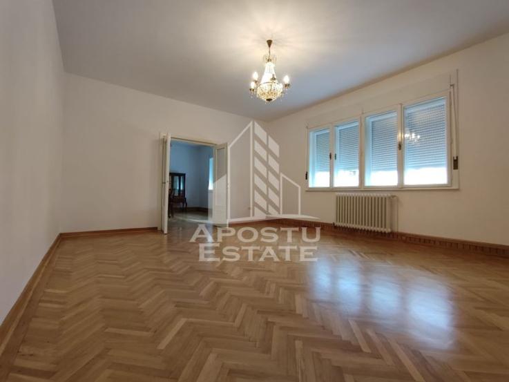 Apartament cu 5 camere 170 mp,  zona Ultracentrala