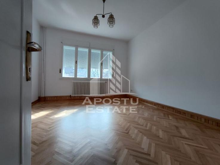 Apartament cu 5 camere 170 mp,  zona Ultracentrala