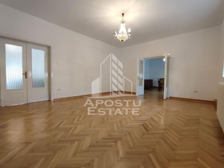 Apartament cu 5 camere 170 mp,  zona Ultracentrala