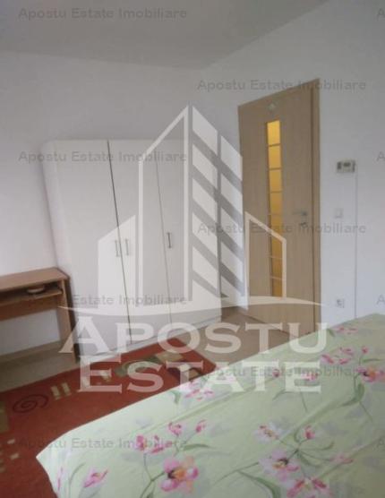 Apartament 4 camere,  2 bai, decomandat, Dacia