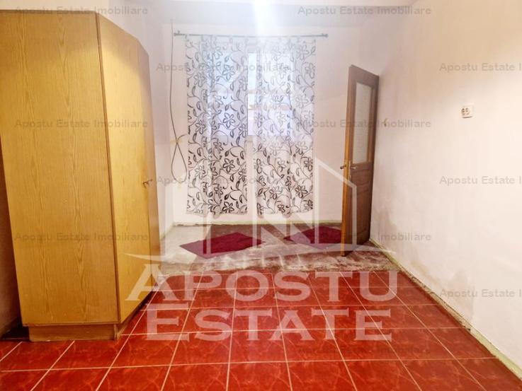 Apartament cu 2 camere la curte comuna,75 mp,Parneava COMISION 0 %