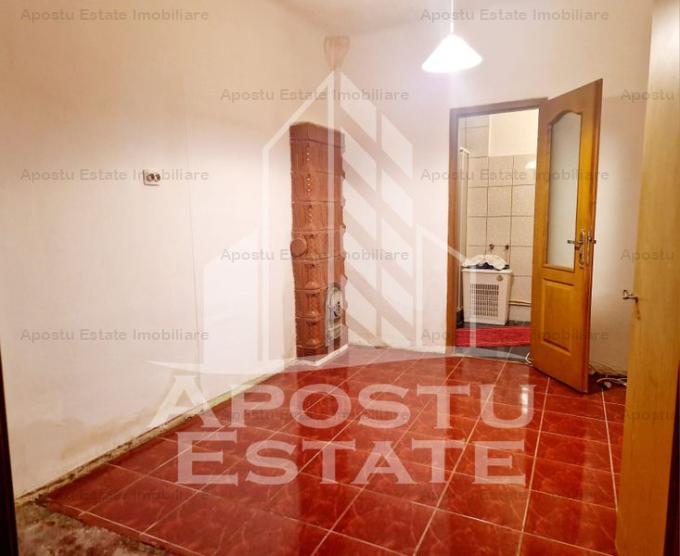 Apartament cu 2 camere la curte comuna,75 mp,Parneava COMISION 0 %