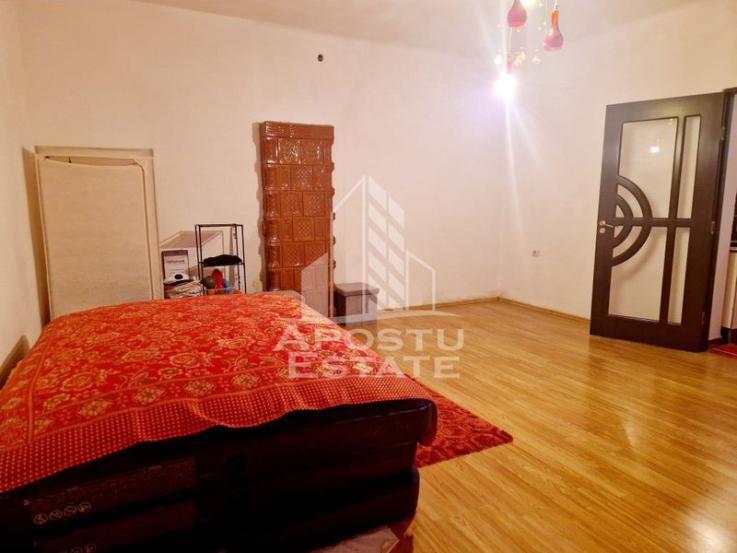 Apartament cu 2 camere la curte comuna,75 mp,Parneava COMISION 0 %