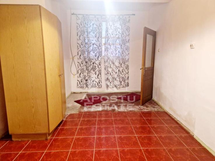 Apartament cu 2 camere la curte comuna,75 mp,Parneava COMISION 0 %