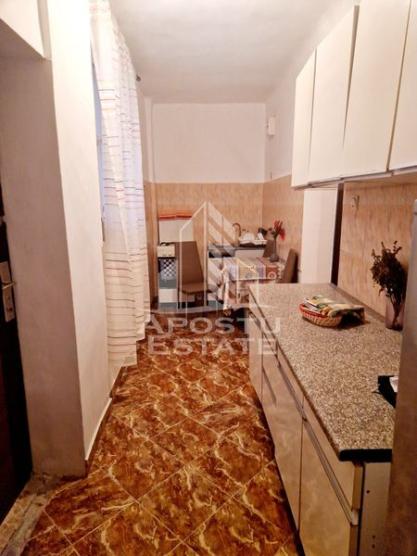 Apartament cu 2 camere la curte comuna,75 mp,Parneava COMISION 0 %