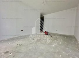 Apartament cu 3 camere, decomandat, etaj intermediar, zona Planetelor