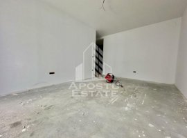 Apartament cu 3 camere, decomandat, etaj intermediar, zona Planetelor