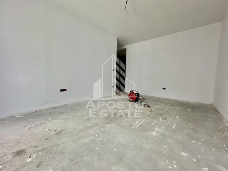 Apartament cu 3 camere, decomandat, etaj intermediar, zona Planetelor