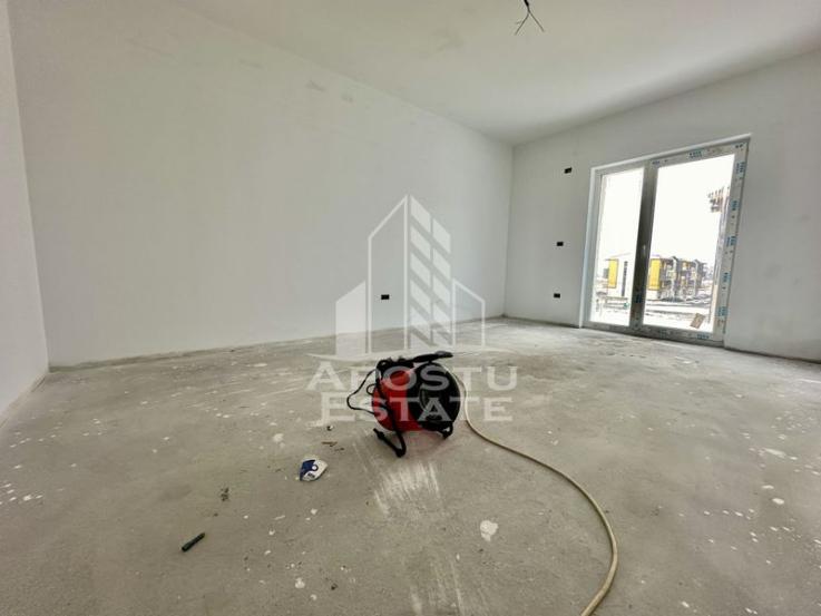 Apartament cu 3 camere, decomandat, etaj intermediar, zona Planetelor