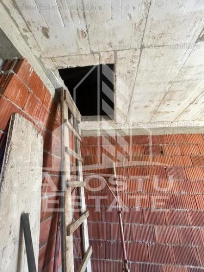 Duplex cu 3 camere si terasa acoperita, dormitor cu baie proprie