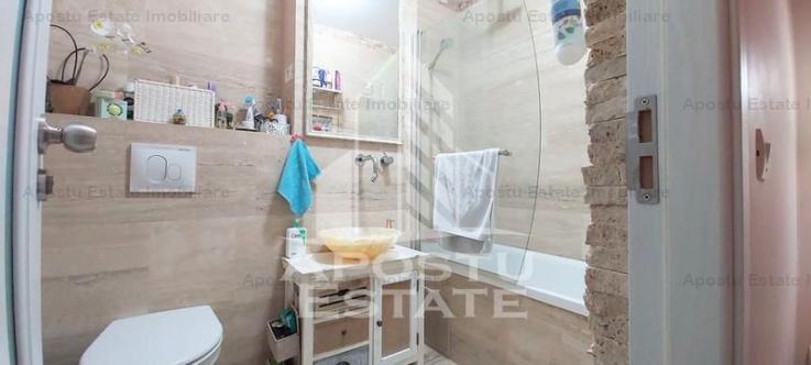 Apartament cu 4 camere,2 bai, centrala proprie, zona Micalaca