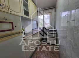 Apartament cu 3 camere, zona Dacia