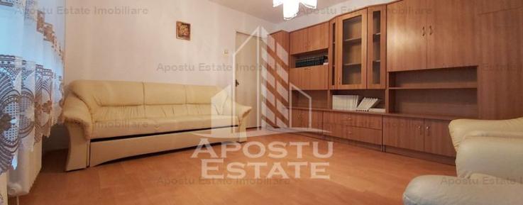 Apartament 2 camere,  semidecomandat,  zona romanilor