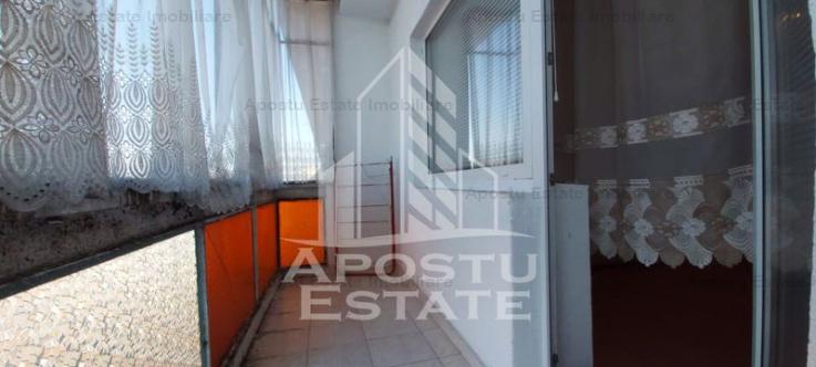 Apartament 2 camere,  semidecomandat,  zona romanilor