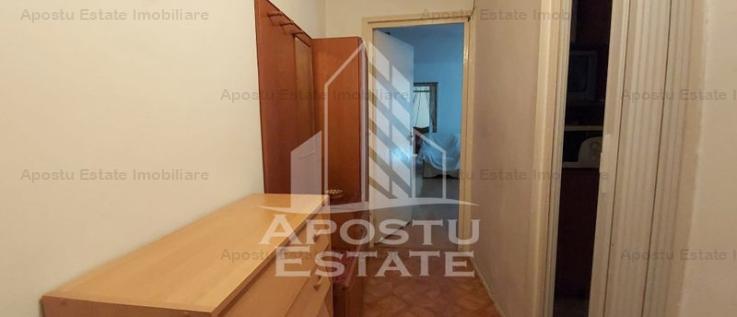 Apartament 2 camere,  semidecomandat,  zona romanilor