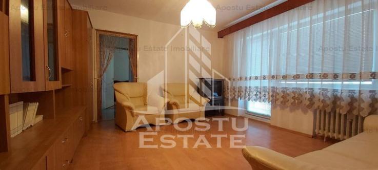 Apartament 2 camere,  semidecomandat,  zona romanilor