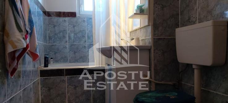 Apartament 2 camere,  semidecomandat,  zona romanilor