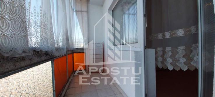 Apartament 2 camere,  semidecomandat,  zona romanilor