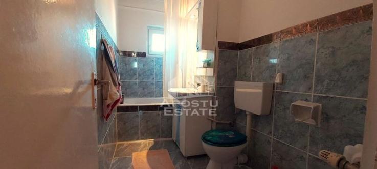 Apartament 2 camere,  semidecomandat,  zona romanilor