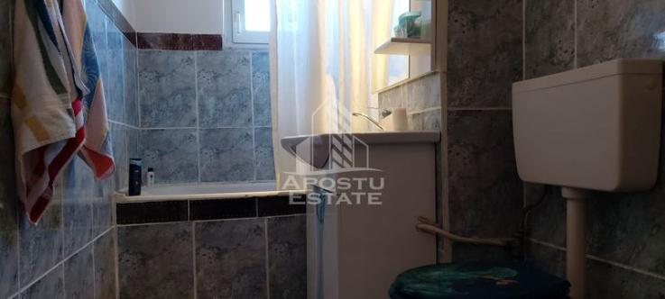 Apartament 2 camere,  semidecomandat,  zona romanilor