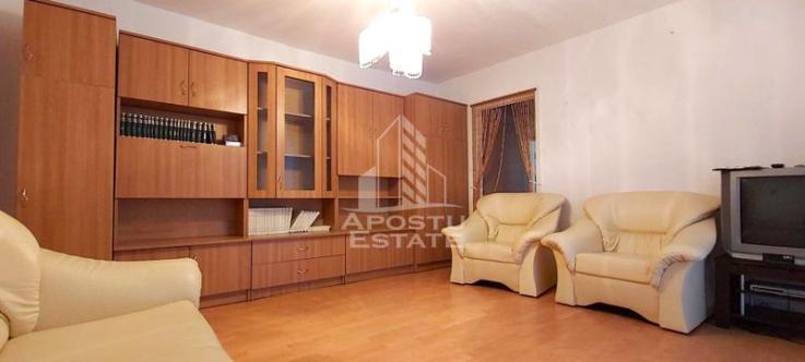 Apartament 2 camere,  semidecomandat,  zona romanilor