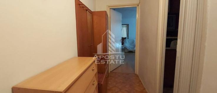 Apartament 2 camere,  semidecomandat,  zona romanilor