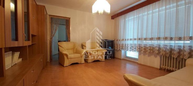 Apartament 2 camere,  semidecomandat,  zona romanilor