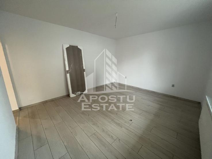 Apartament cu 1 camera, suprafata mare, la parter in Braytim.