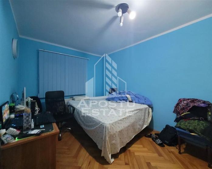 Apartament cu 3 camere, 2 bai, centrala proprie, zona Bucovina