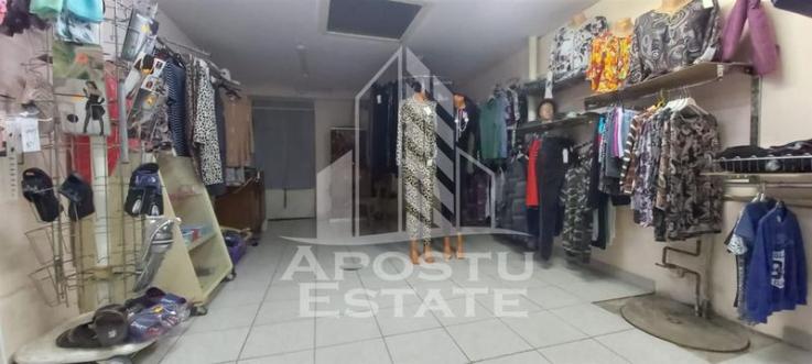 Casa cu spatiu comercial in Ghioroc aproape de plaja