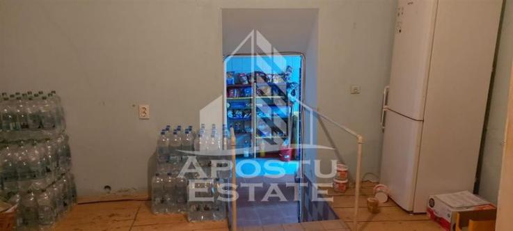 Casa cu spatiu comercial in Ghioroc aproape de plaja