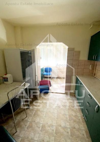 Apartament cu 2 camere decomandat 76 mp,centrală proprie,zona Alfa