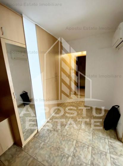 Apartament cu 2 camere decomandat 76 mp,centrală proprie,zona Alfa