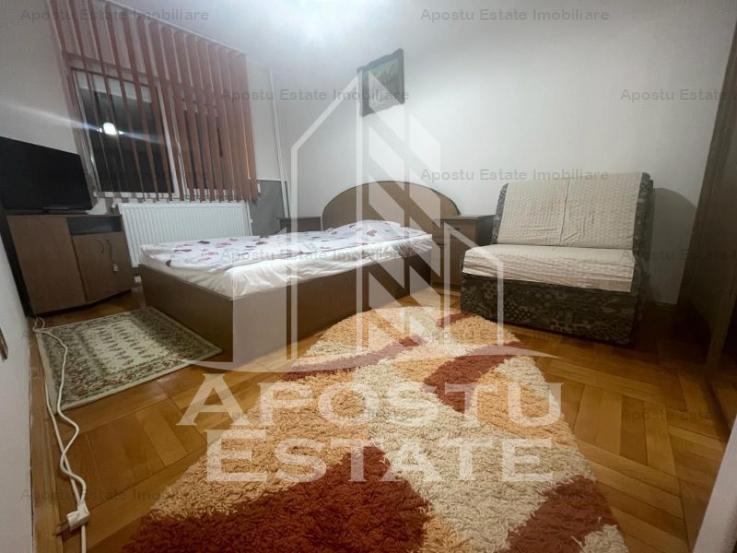 Apartament cu 2 camere 50 mpu,zona Confectii