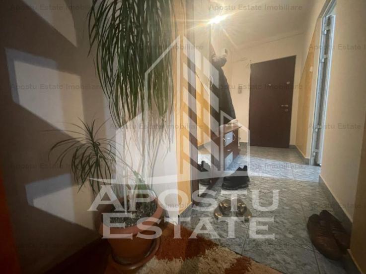 Apartament cu 2 camere 50 mpu,zona Confectii