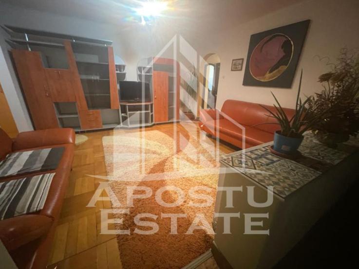 Apartament cu 2 camere 50 mpu,zona Confectii