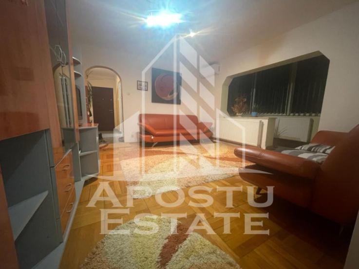 Apartament cu 2 camere 50 mpu,zona Confectii