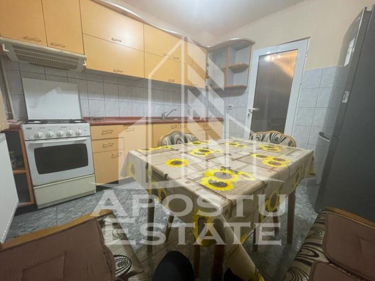 Apartament cu 2 camere 50 mpu,zona Confectii