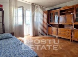 Apartament cu 3 camere, 2 bai, 2 balcoane, centrala proprie,langa Vox