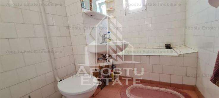 Apartament cu 3 camere, 2 bai, 2 balcoane, centrala proprie,langa Vox