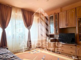 Apartament cu 2 camere decomandat zona Polivalenta