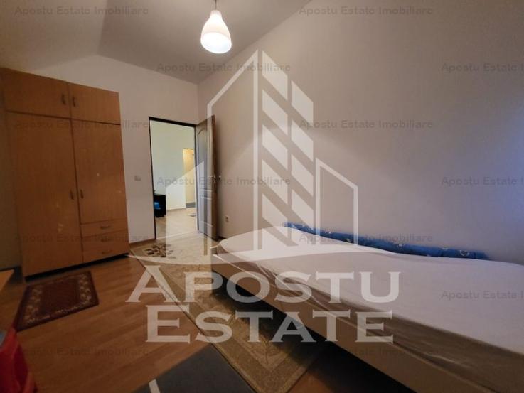 Apartament cu 4 camere, centrala proprie, zona Bucovina